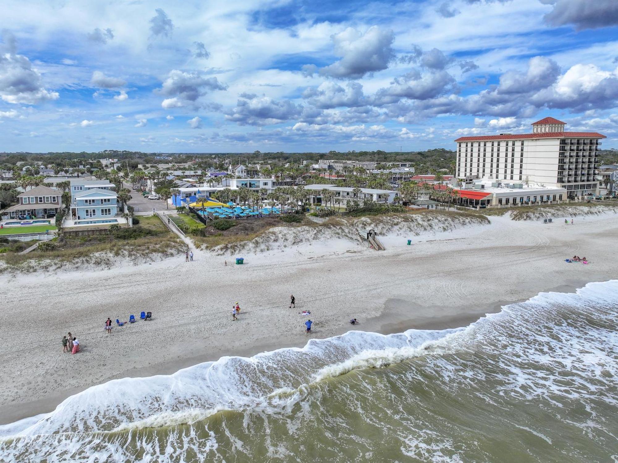 Seahorse Oceanfront Inn Neptune Beach Exterior photo