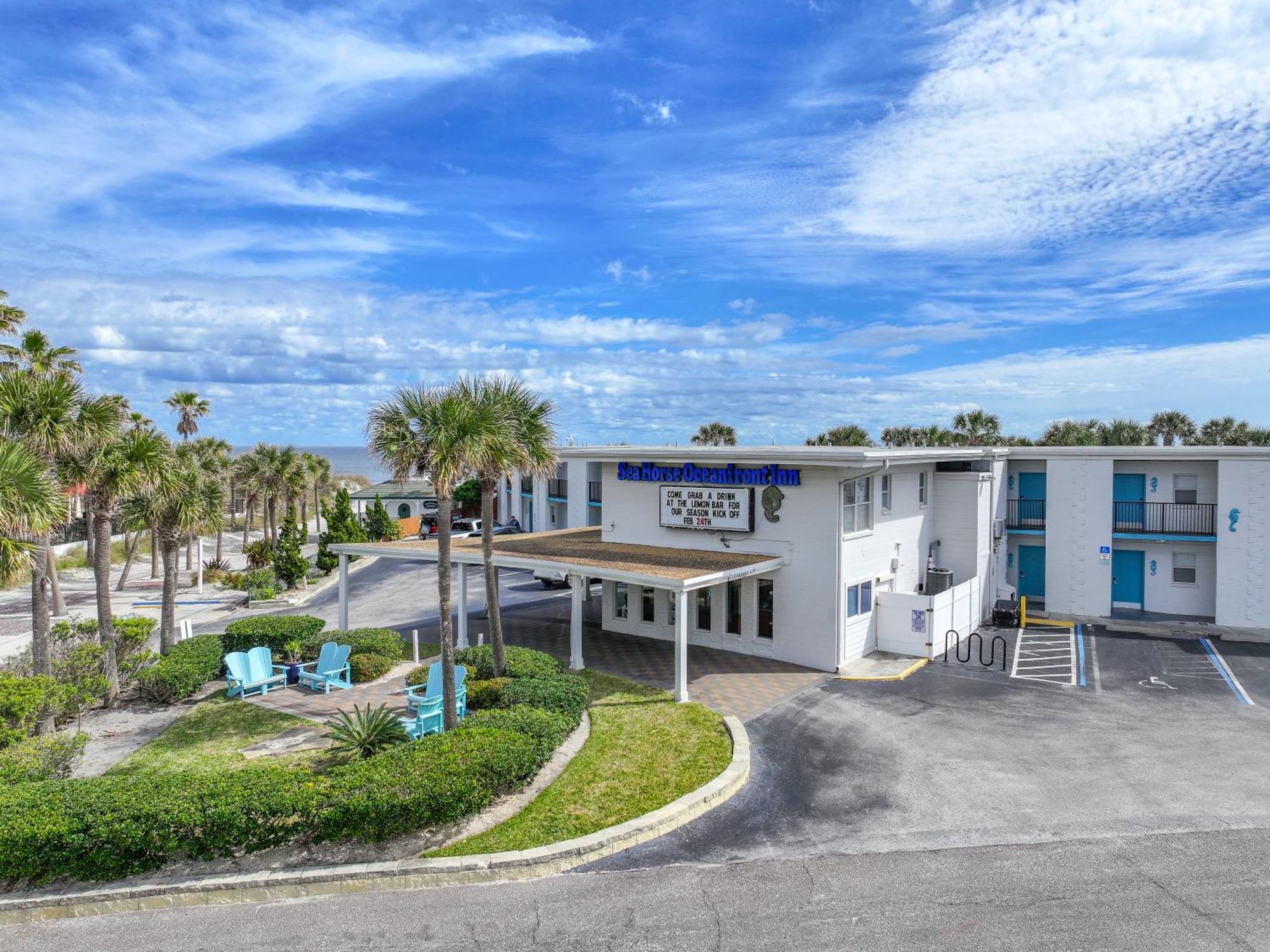 Seahorse Oceanfront Inn Neptune Beach Exterior photo