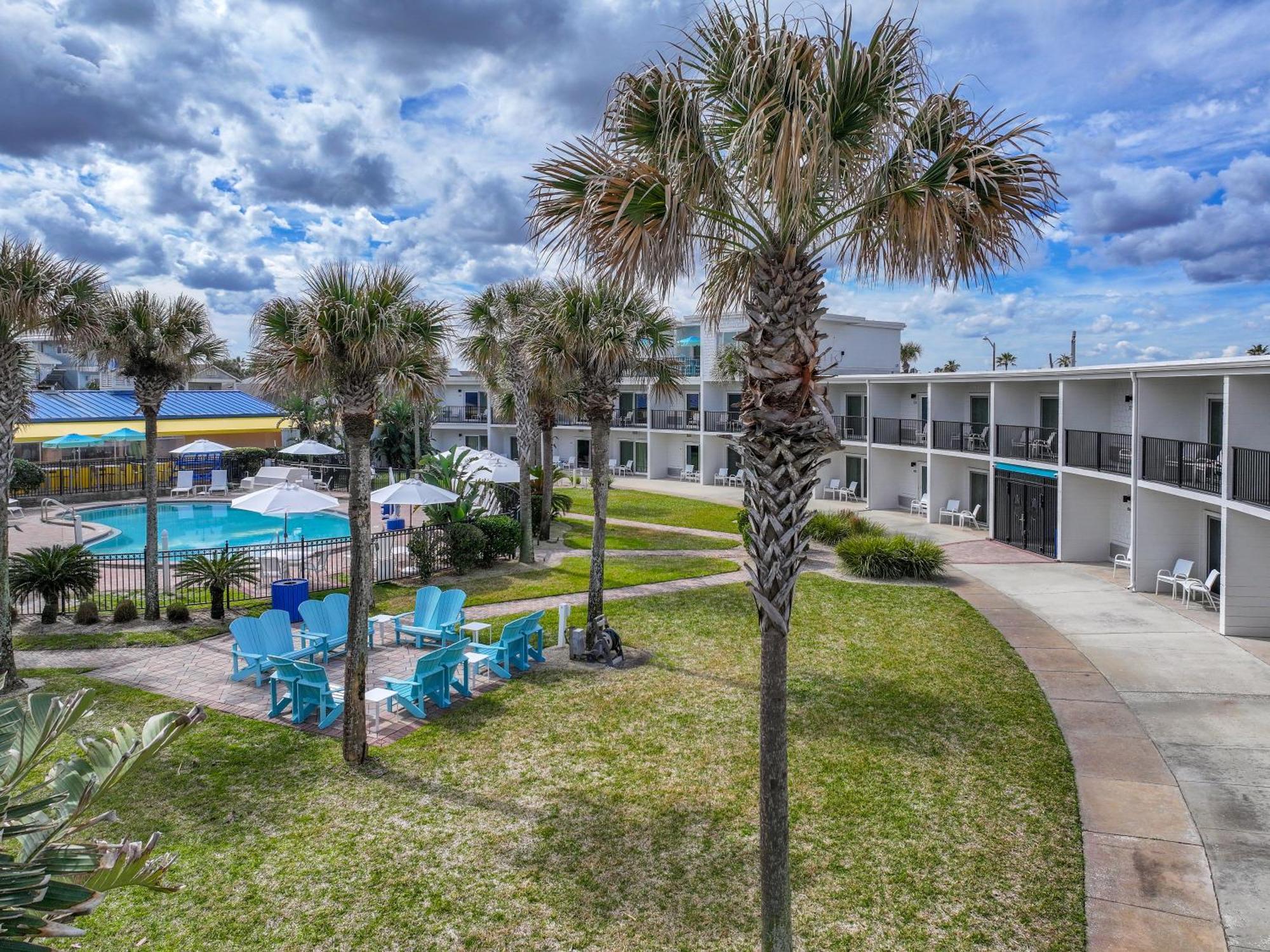 Seahorse Oceanfront Inn Neptune Beach Exterior photo
