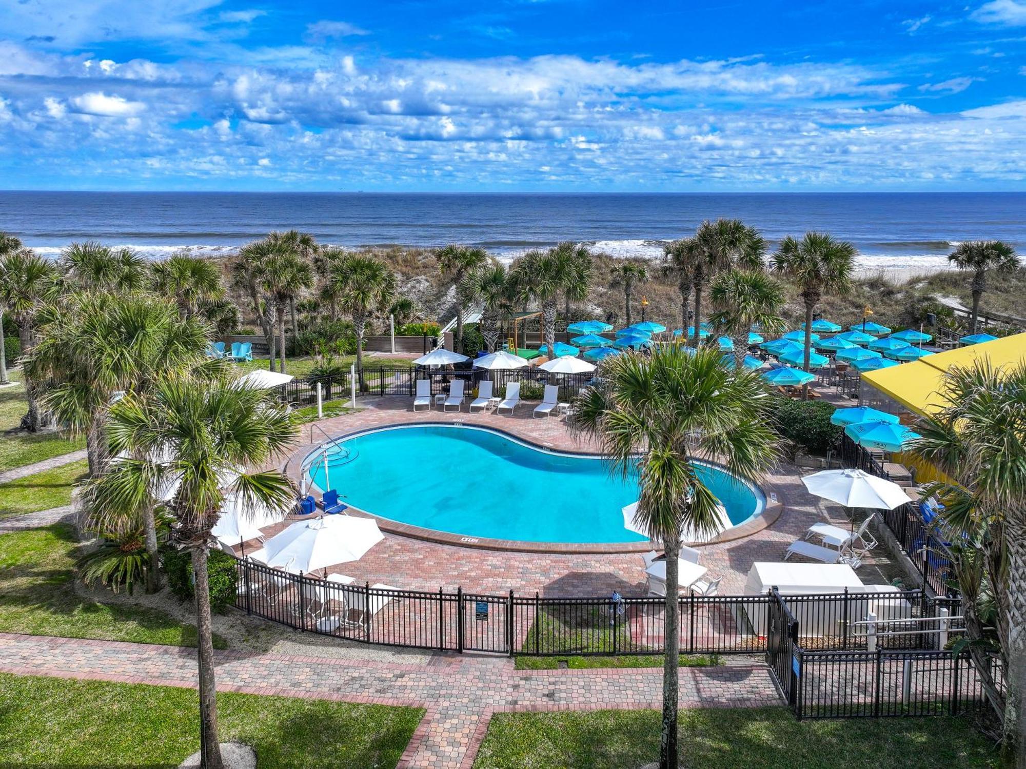 Seahorse Oceanfront Inn Neptune Beach Exterior photo