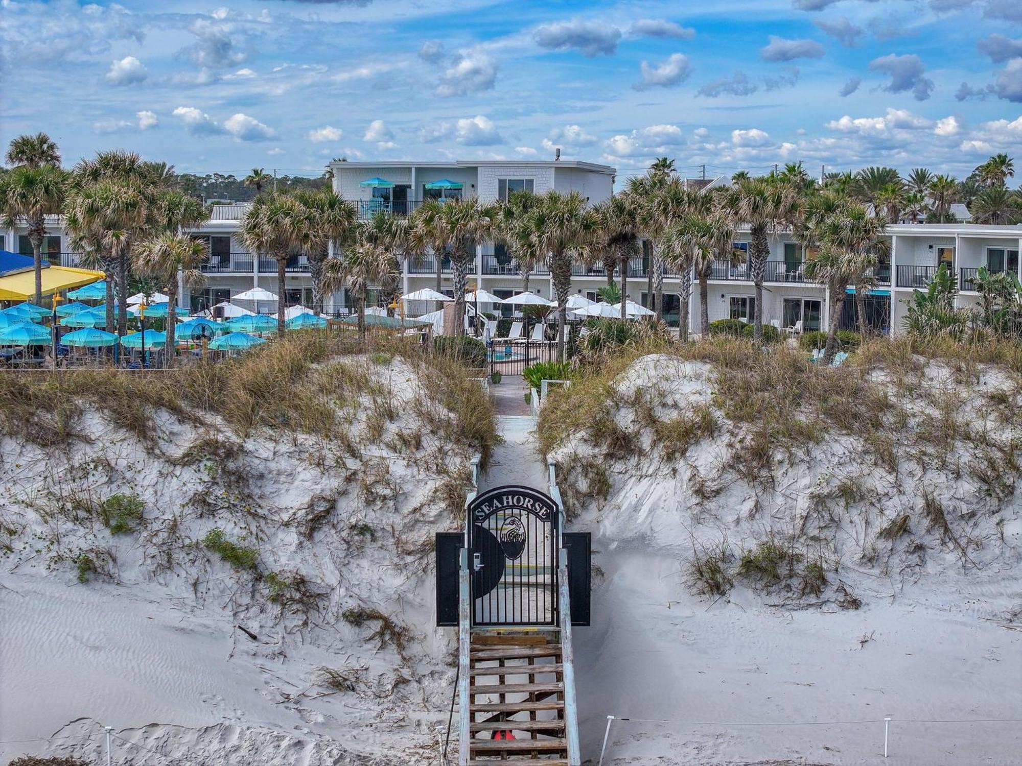 Seahorse Oceanfront Inn Neptune Beach Exterior photo