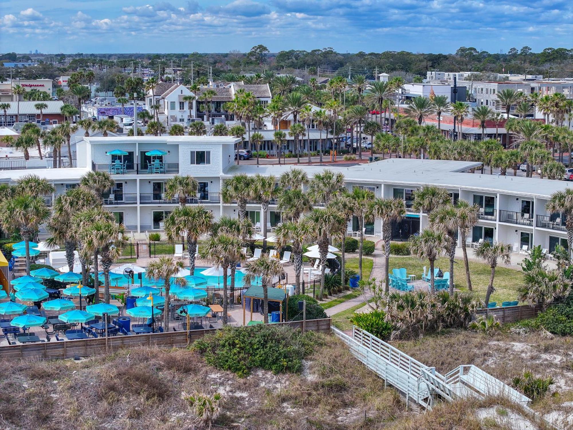 Seahorse Oceanfront Inn Neptune Beach Exterior photo