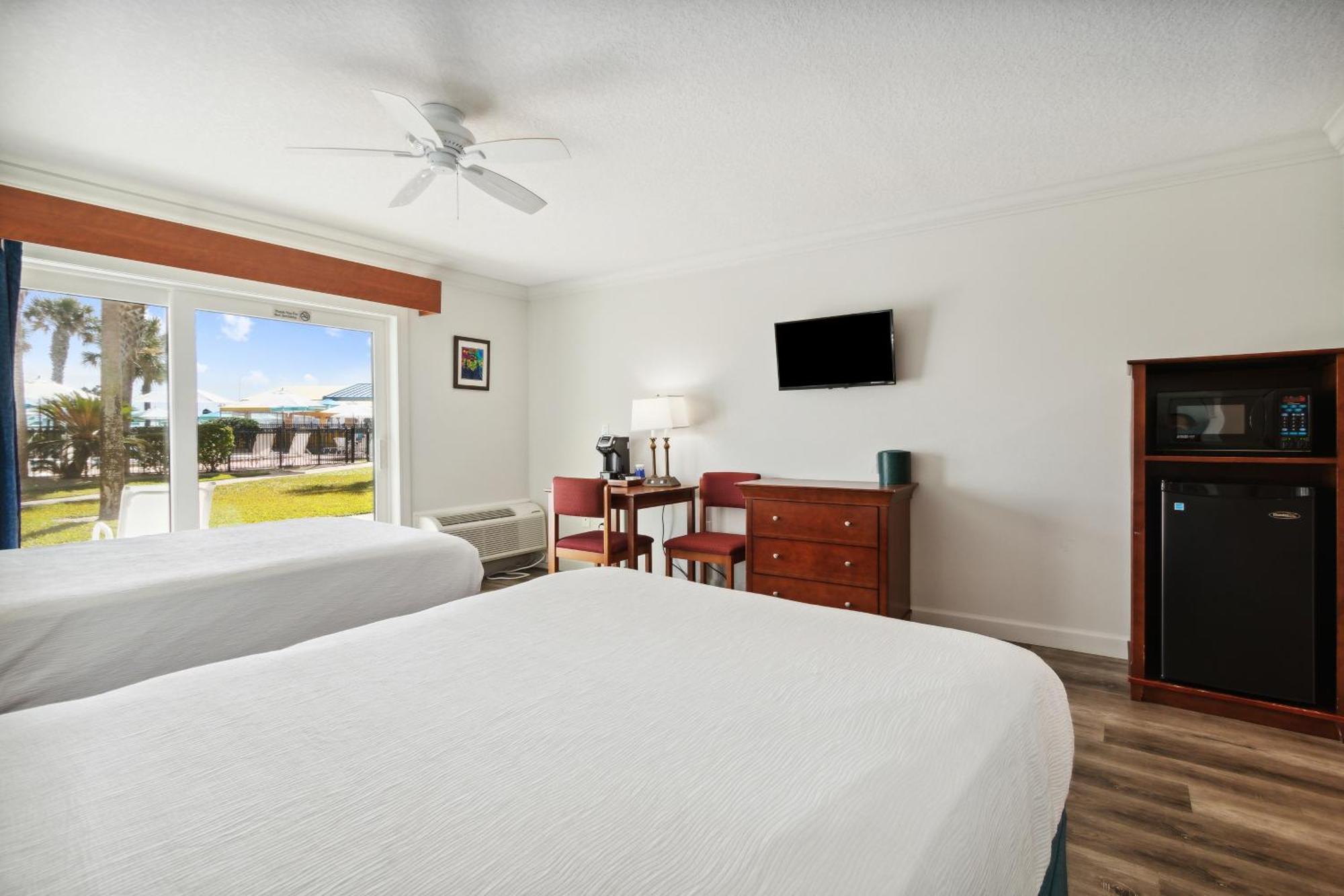 Seahorse Oceanfront Inn Neptune Beach Exterior photo