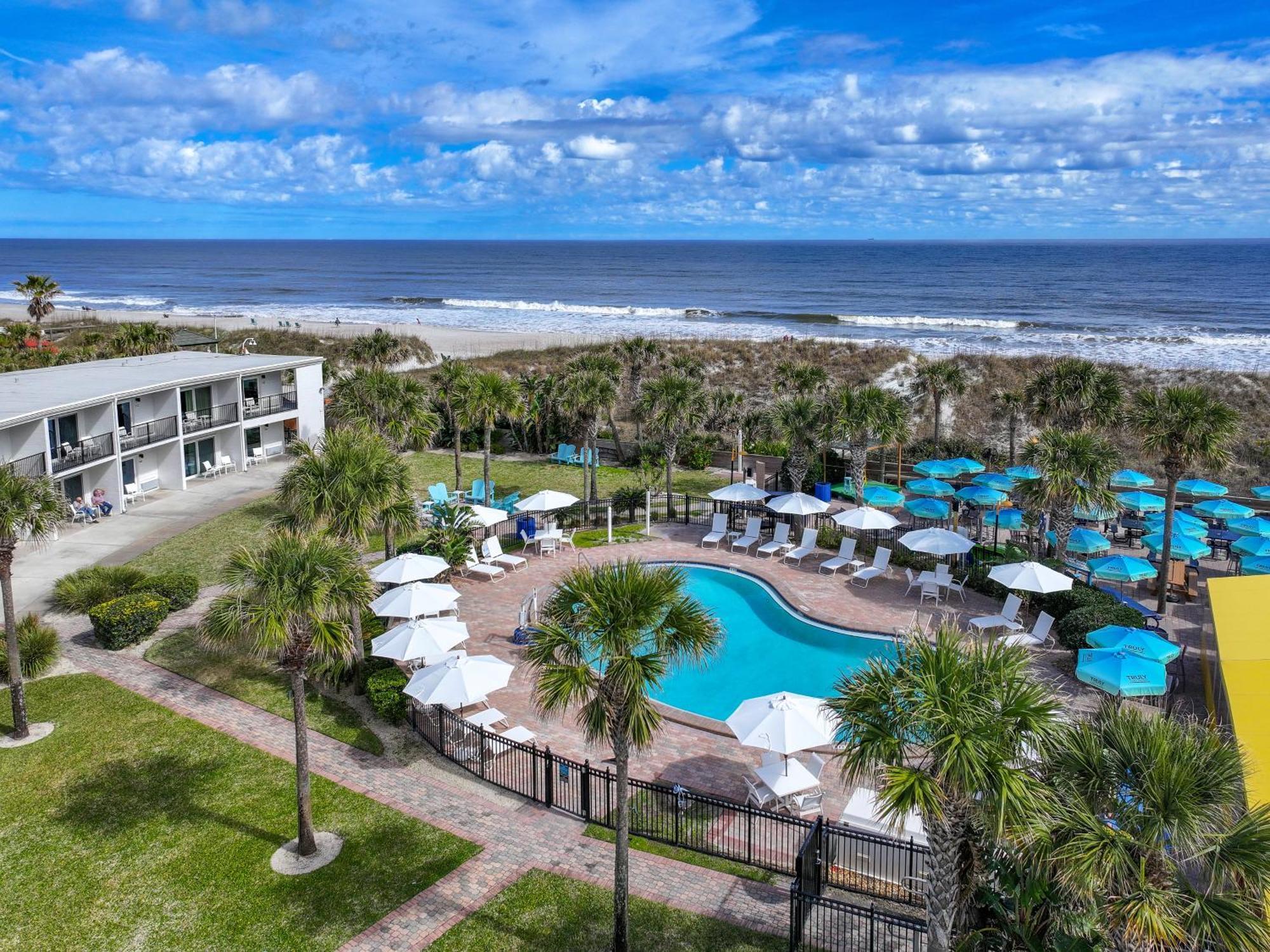 Seahorse Oceanfront Inn Neptune Beach Exterior photo