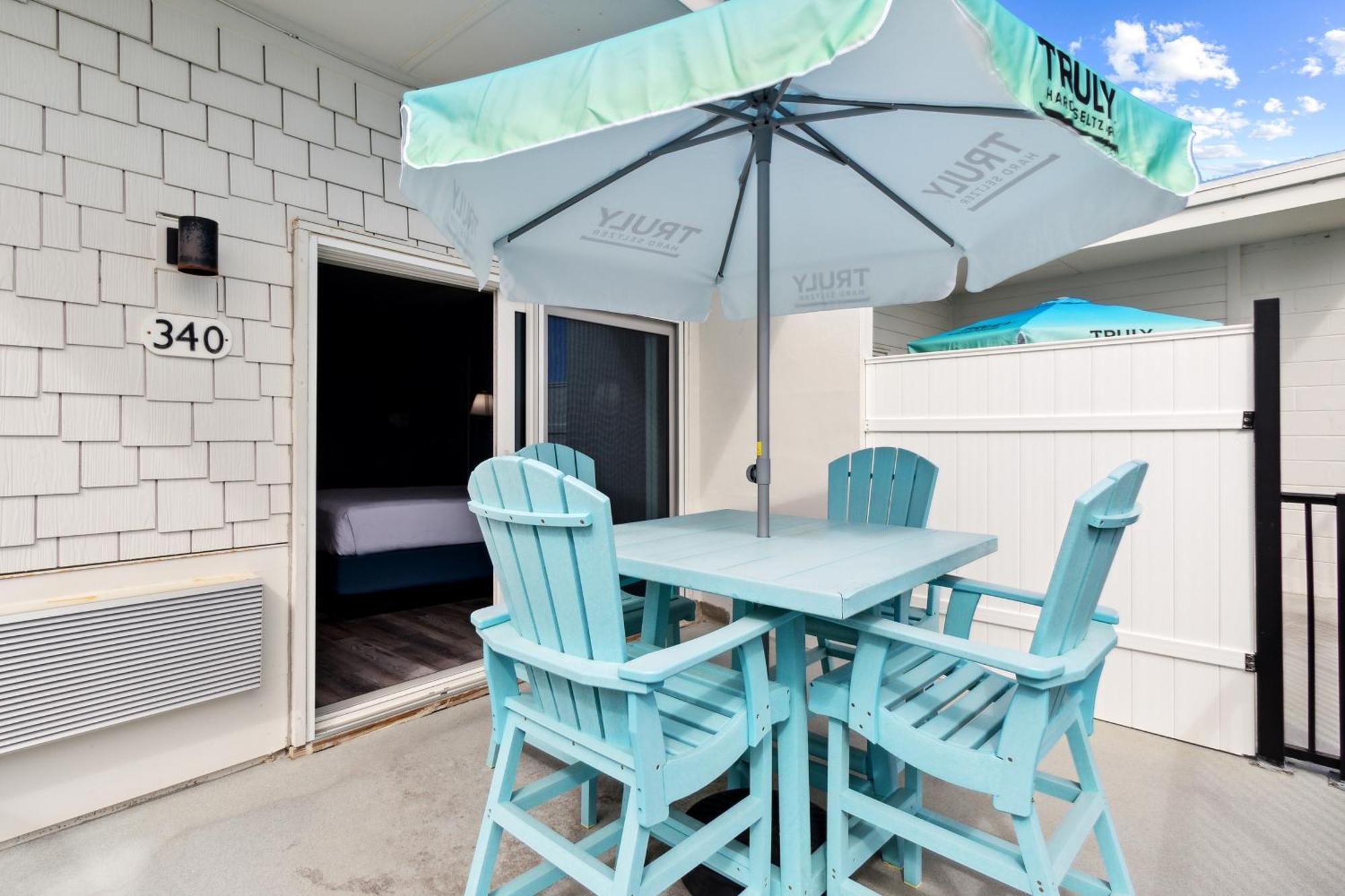 Seahorse Oceanfront Inn Neptune Beach Exterior photo