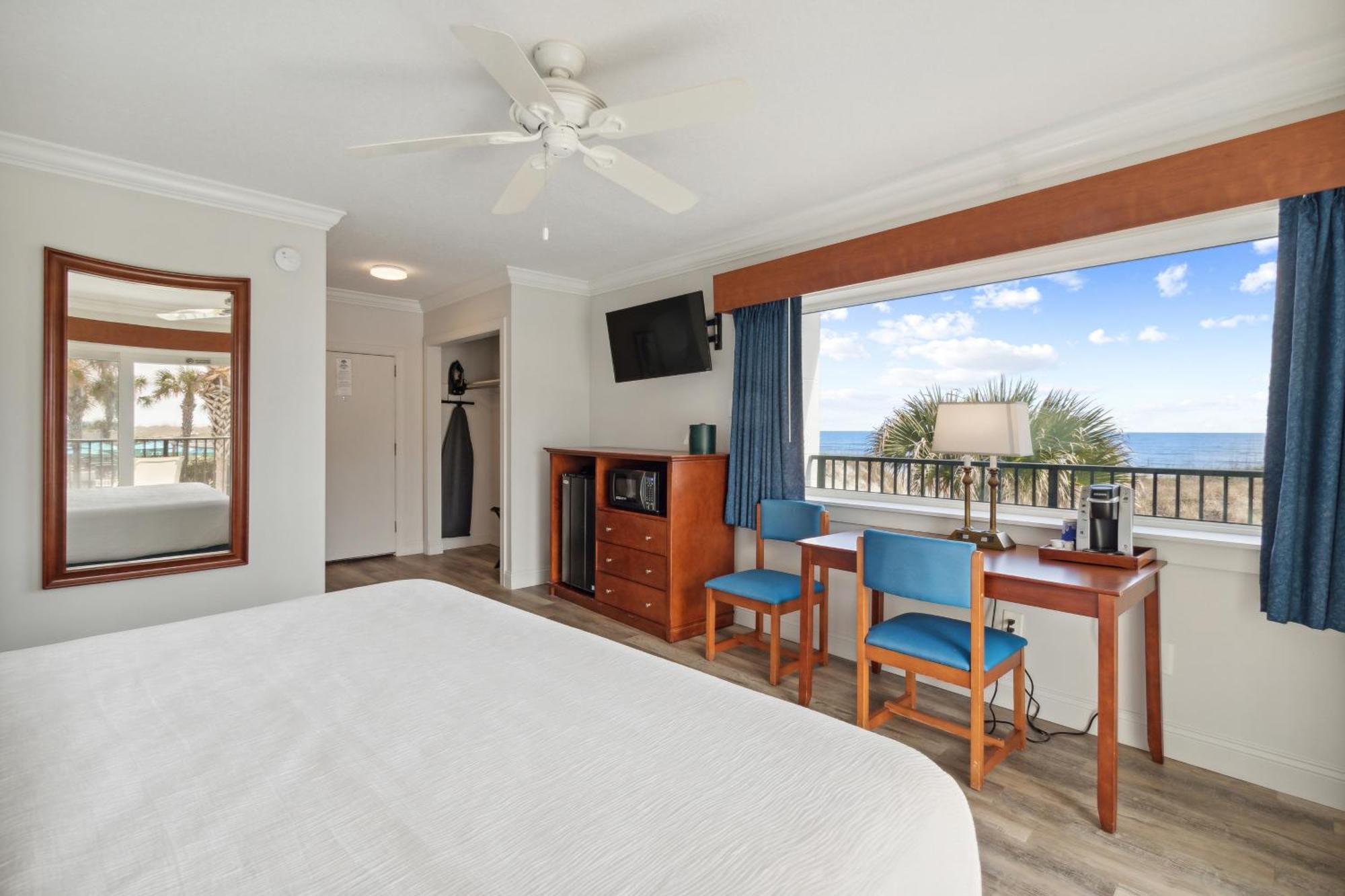 Seahorse Oceanfront Inn Neptune Beach Exterior photo